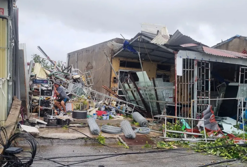 Bão số 10 và mưa lũ đã khiến 19 người chết, 13 người mất tích, 8 người mất liên lạc, 88 người bị thương.