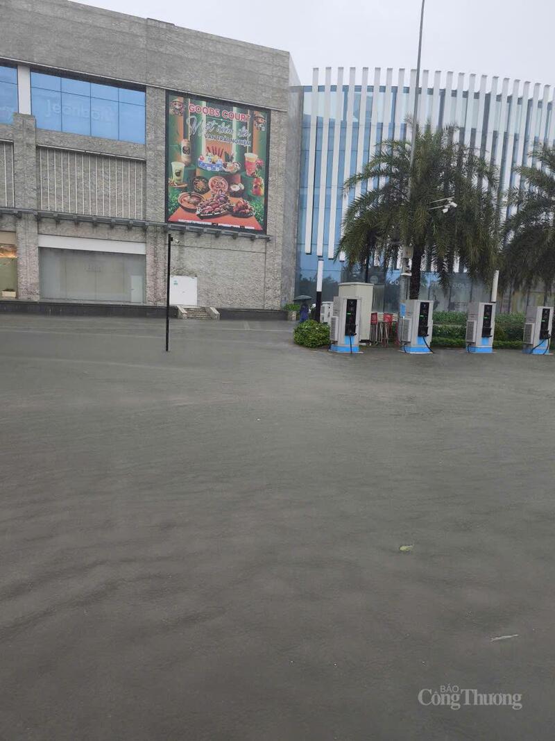 Khu vực Tây Mỗ thành 'biển' nước.