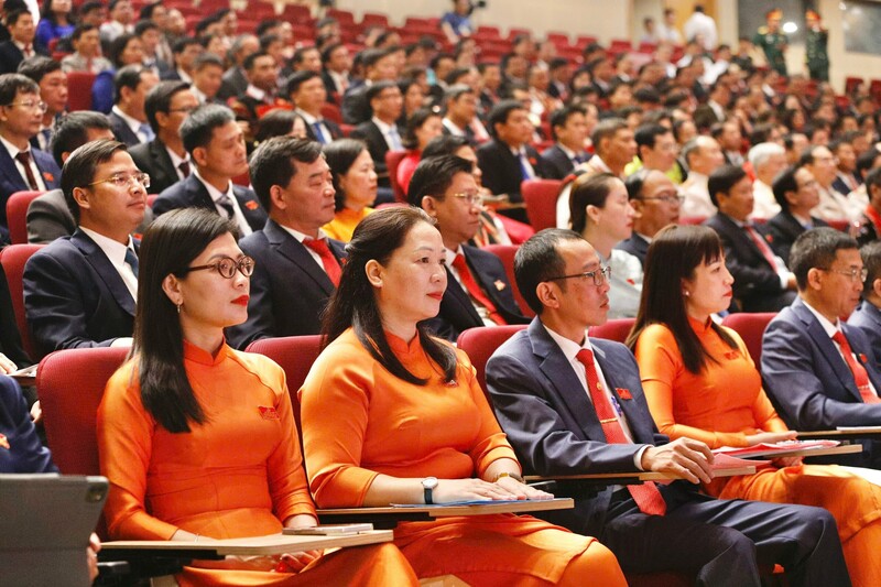 450 đại biểu chính thức đại diện cho hơn 147.000 đảng viên của 139 đảng bộ trực thuộc Đảng bộ tỉnh.