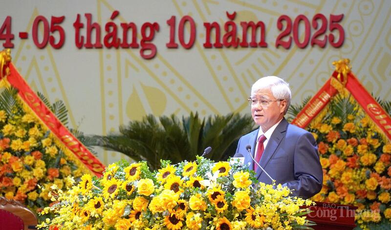 Ủy viên Bộ Chính trị, Bí thư Trung ương Đảng, Chủ tịch Ủy ban Trung ương Mặt trận Tổ quốc Việt Nam ông Đỗ Văn Chiến phát biểu chỉ đạo Đại hội