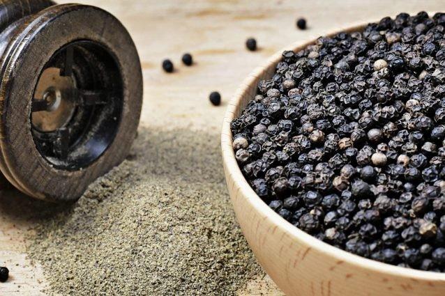 Giá tiêu hôm nay 21/10: Tăng nhẹ trong nước