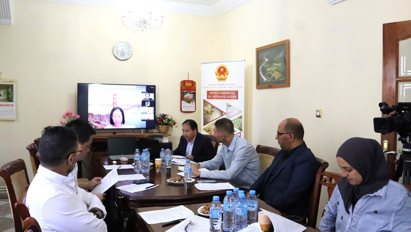 Quang cảnh hội nghị giao thương trực tuyến tại đầu cầu Algeria