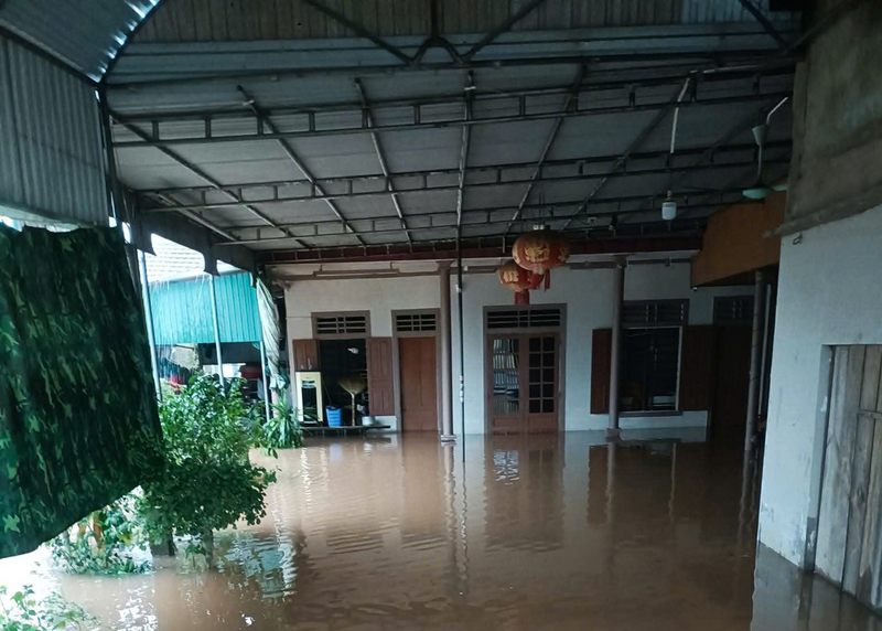 19/26 thôn ở xã Cẩm Duệ bị chia cắt hoàn toàn.