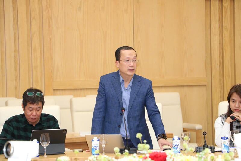 Đại diện Công ty TNHH MTV Vận hành hệ thống điện và thị trường điện Quốc gia (NSMO) phát biểu tại cuộc họp.