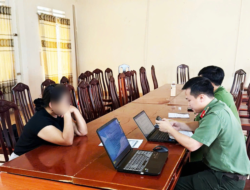 Nhiều tài khoản Facebook đã đăng các thông tin không đúng sự thật gây xôn xao dư luận. Ảnh: Lê Sơn