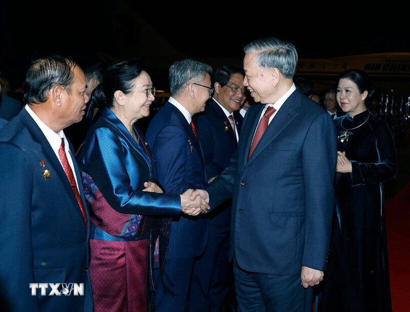 Tổng Bí thư Tô Lâm và Phu nhân Ngô Phương Ly kết thúc chuyến thăm tốt đẹp tới Lào. Ảnh: TTXVN