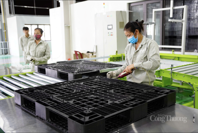 Công tác khuyến công hỗ trợ nhiều cơ sở, doanh nghiệp công nghiệp nông thôn phát triển sản xuất, mở rộng thị trường tiêu thụ. Ảnh: Cấn Dũng