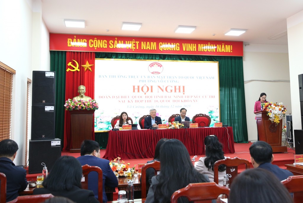 Đại biểu Quốc hội Đỗ Thị Việt Hà (Phó Giám đốc Sở Tư pháp Bắc Ninh) báo cáo tại Hội nghị - Ảnh: VGP/Nguyễn Hoàng Đại biểu Quốc hội Đỗ Thị Việt Hà (Phó Giám đốc Sở Tư pháp Bắc Ninh) báo cáo tại Hội nghị - Ảnh: VGP/Nguyễn Hoàng