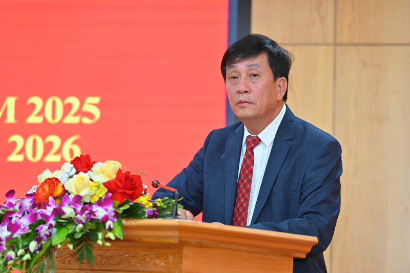 Đồng chí Phan Văn Bản - Ủy viên Ban Thường vụ, Phó Bí thư chuyên trách Đảng ủy Bộ Công Thương đọc báo cáo tổng kết.