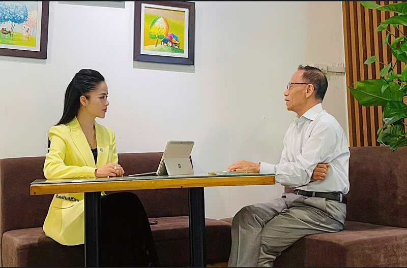 Phóng viên Báo Công Thương đã có cuộc trao đổi với chuyên gia nông nghiệp Hoàng Trọng Thủy về tác động cũng như những giải pháp cần thiết để các quy định về xuất xứ hàng hóa thực sự đi vào cuộc sống. Ảnh: Thanh Thảo.