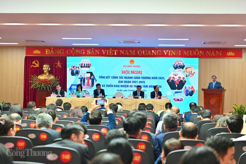 Thủ tướng Chính phủ Phạm Minh Chính biểu dương, ghi nhận và đánh giá cao những kết quả tập thể Bộ Công Thương đã đạt được trong giai đoạn 2021-2025, đặc biệt là trong năm 2025.