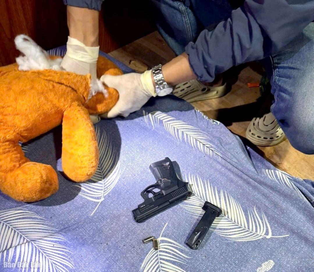 Lực lượng công an phát hiện súng