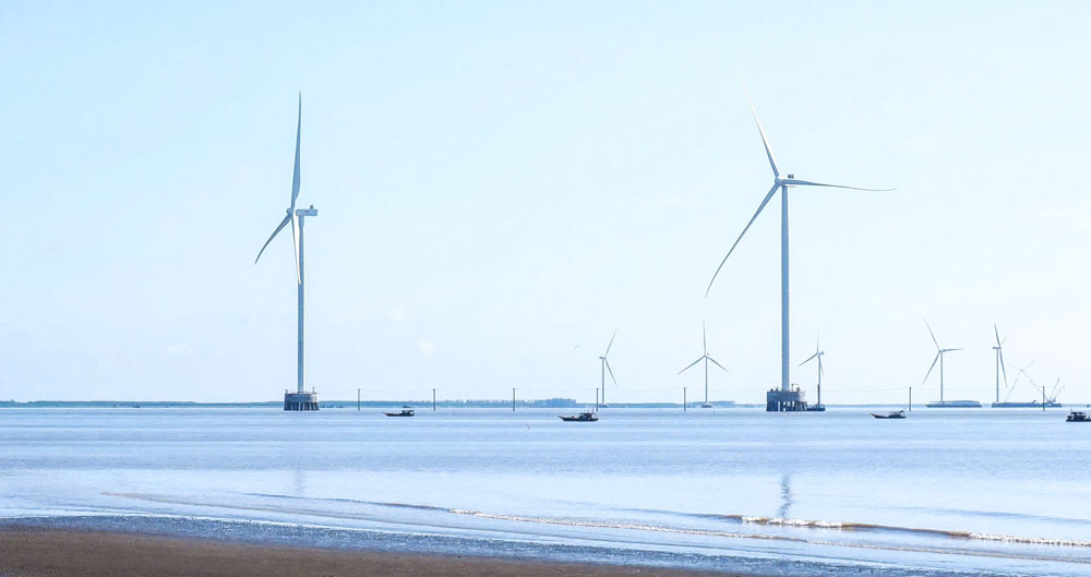 Tỉnh tập trung phát triển năng lượng xanh, năng lượng tái tạo dựa trên tiềm năng hơn 130km bờ biển. Ảnh: CẨM TRÚC