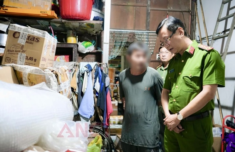 Đại tá Bùi Đức An, Phó Giám đốc Công an TP. Cần Thơ trực tiếp có mặt chỉ đạo phá án. Ảnh: CACC.