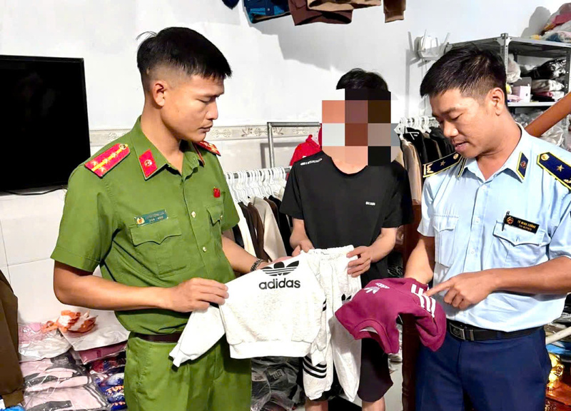 Công tác phòng, chống buôn lậu, gian lận thương mại và hàng giả cũng đang được thắt chặt. Ảnh: Nguyễn Dương