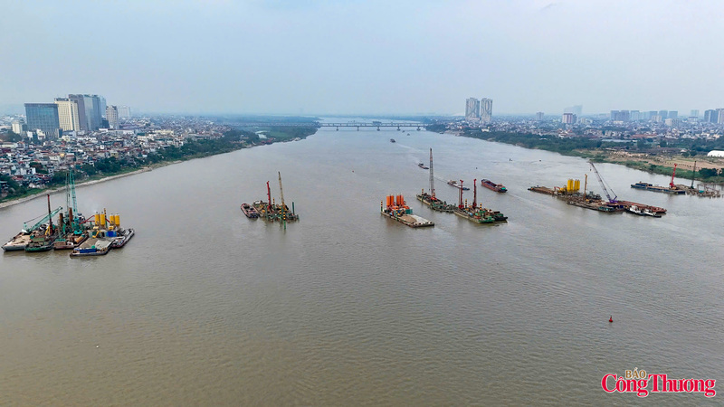 Tại vị trí nằm giữa cầu Chương Dương và Vĩnh Tuy, dự án cầu Trần Hưng Đạo được khởi công vào tháng 10/2025. Cầu Trần Hưng Đạo được đầu tư theo phương thức đối tác công tư, tổng mức đầu tư 16.226 tỷ đồng. Trong cơ cấu tài chính, TP. Hà Nội thanh toán cho nhà đầu tư bằng quỹ đất, giá trị khoảng 8.190 tỷ đồng. Phần còn lại được đầu tư bằng ngân sách thành phố.