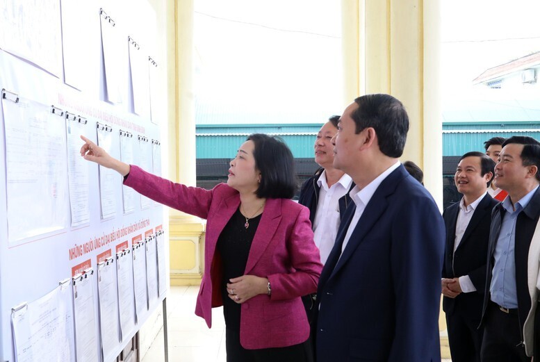 Phó Chủ tịch Quốc hội Nguyễn Thị Thanh kiểm tra công tác chuẩn bị bầu cử tại Hưng Yên.