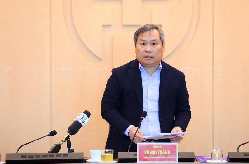 Chủ tịch UBND TP. Hà Nội Vũ Đại Thắng đề nghị tăng cường tuyên truyền để người dân hiểu đúng tình hình nguồn cung xăng dầu, tránh tâm lý lo ngại, tích trữ không cần thiết.