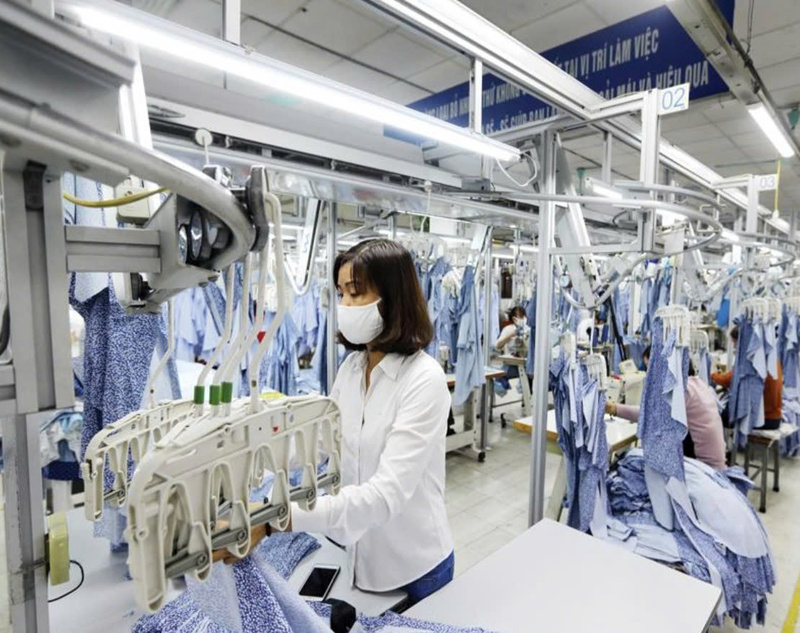 Ngành dệt may đặt mục tiêu tăng trưởng 6 - 7% đến năm 2030, tập trung nâng cao chất lượng tăng trưởng, phát triển nguyên phụ liệu và mở rộng thị trường xuất khẩu. Ảnh: MOIT