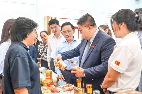 Thời gian tới, ngành công thương tiếp tục là “cầu nối” đưa sản phẩm địa phương vào hệ thống siêu thị hiện đại.