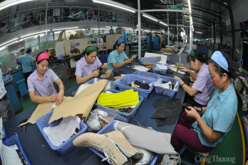 Việt Nam và Ấn Độ là hai trung tâm sản xuất và tiêu dùng giày dép hàng đầu châu Á. Ảnh: Cấn Dũng