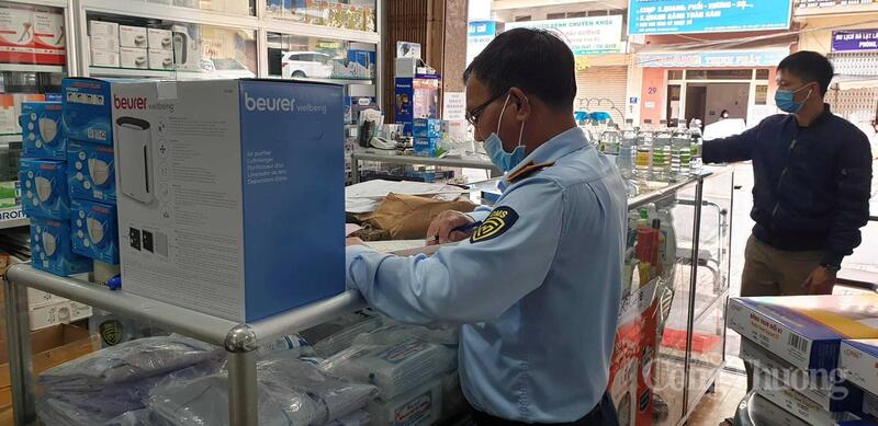 Qua công tác kiểm tra, Đoàn kiểm tra liên ngành đã phát hiện và xử phạt 16 cơ sở vi phạm với tổng mức phạt 182 triệu đồng. Ảnh: Lê Sơn