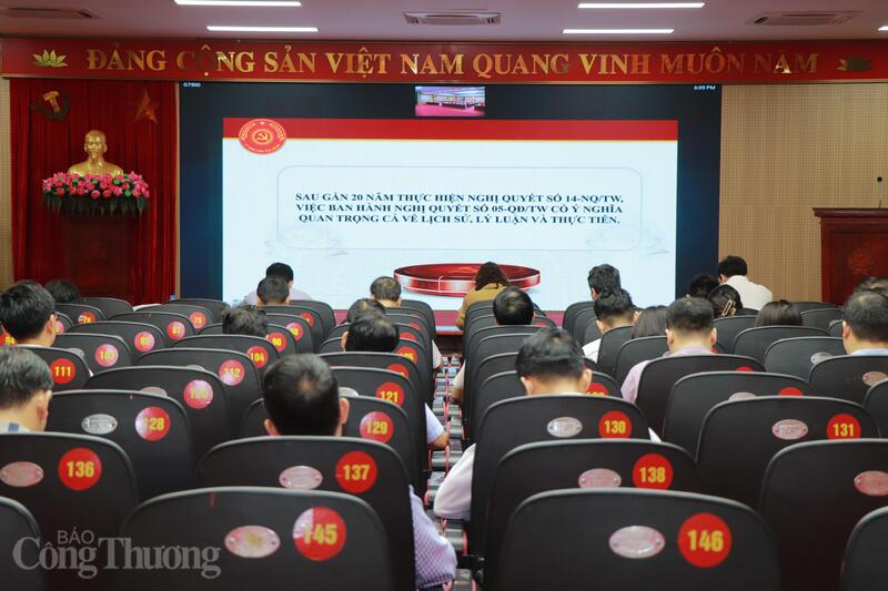 Tham dự hội nghị tại điểm cầu Bộ Công Thương có các đồng chí ủy viên ủy ban kiểm tra của các tổ chức đảng trực thuộc Đảng bộ Bộ.