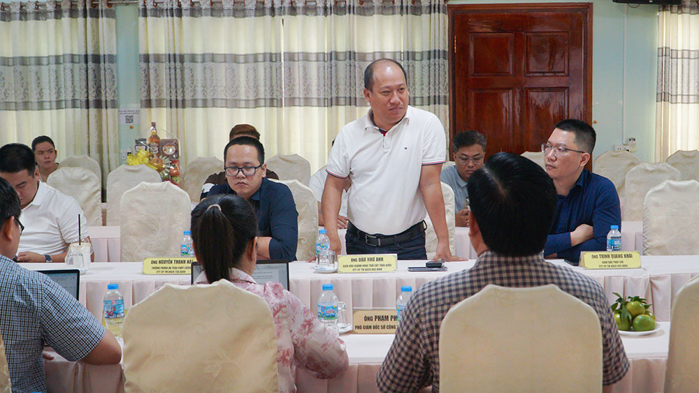 Ông Đậu Như Anh- Giám đốc ngành hàng trái cây toàn quốc, Công ty CP Thương mại Bách Hóa Xanh trao đổi tại hội nghị.