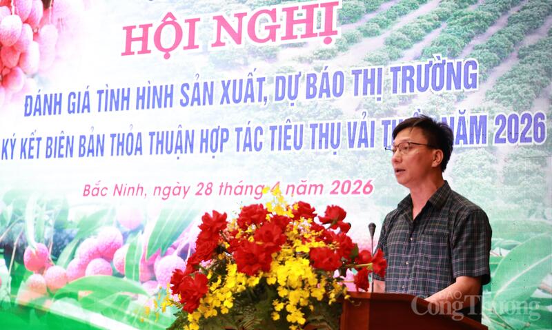 Đại diện Sở Nông nghiệp và Môi trường Bắc Ninh báo cáo tại hội nghị.
