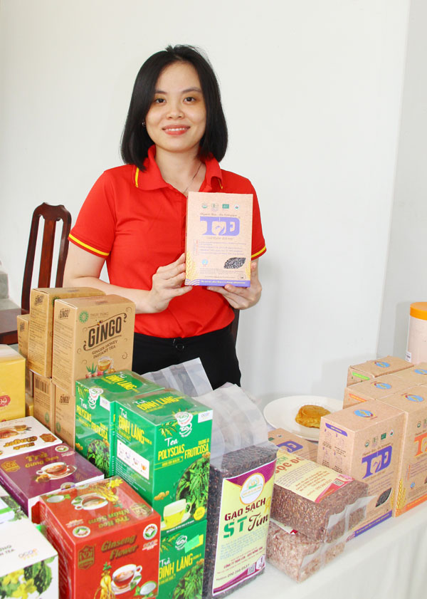 HTX Sản xuất dịch vụ nông nghiệp Tấn Đạt quan tâm xây dựng thương hiệu và phát triển hệ thống phân phối.
