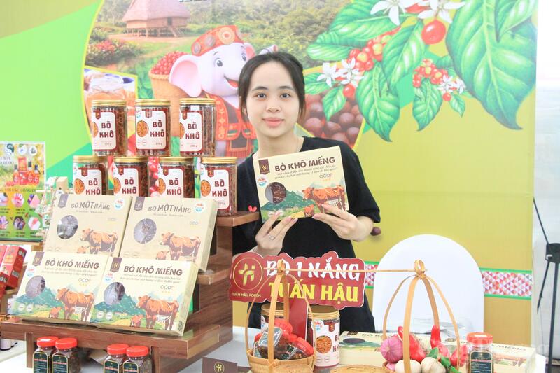 Thông qua chương trình, các doanh nghiệp có cơ hội tiếp xúc trực tiếp với hệ thống phân phối lớn để tìm kiếm đối tác, mở rộng thị trường tiêu thụ. Ảnh: Hiền Mai