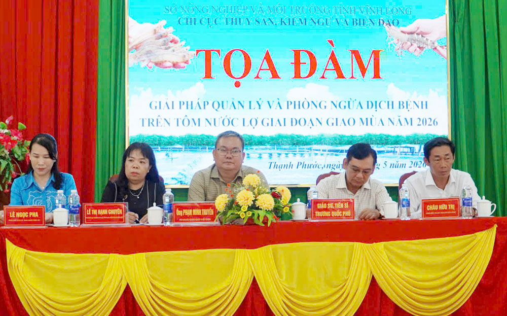 Đại biểu chủ tọa tọa đàm.