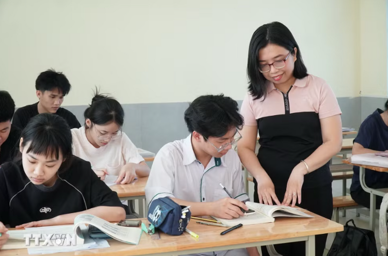 Học sinh tại một lớp học. (Ảnh: Bích Huệ/TTXVN)
