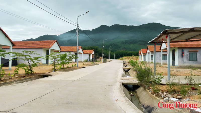Khu tái định cư dành cho người dân ở Nóc Ông Đến được đầu tư khang trang, sạch đẹp.