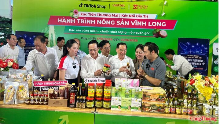Hội chợ quy tụ 200 gian hàng, giới thiệu đa dạng sản phẩm đặc trưng, hàng tiêu dùng, ẩm thực và dịch vụ du lịch.