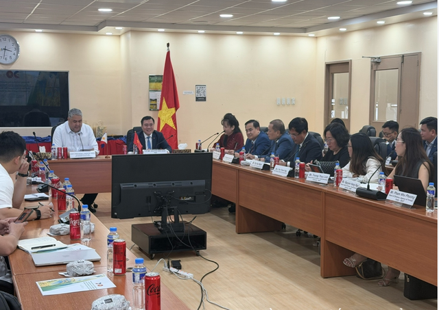 Đoàn công tác làm việc với Bộ Nông nghiệp Philippines. NGUỒN: CỤC XUẤT NHẬP KHẨU