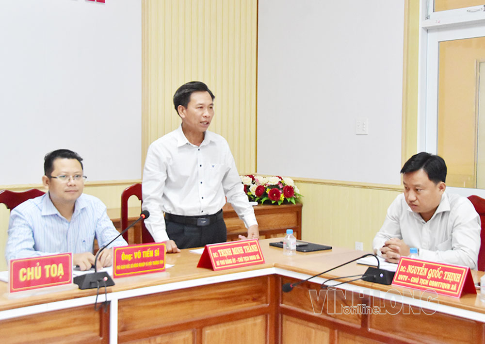 Bí thư Đảng ủy xã Đông Hải Trịnh Minh Thảnh phát biểu tập trung hoàn thiện các tiêu chí còn hạn chế, chú trọng tiêu chí môi trường.
