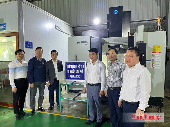 Khuyến công tỉnh Bắc Ninh hỗ trợ ứng dụng máy móc vào sản xuất.