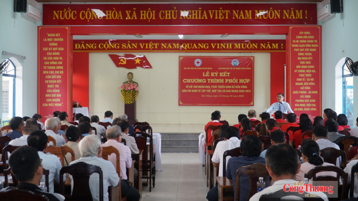 Chương trình hợp tác giữa Hội Chữ thập đỏ TP. Đà Nẵng và Liên minh Hợp tác xã TP. Đà Nẵng góp phần đổi mới phương thức hoạt động nhân đạo theo hướng đồng hành, tạo sinh kế, việc làm và cơ hội phát triển lâu dài cho người có hoàn cảnh khó khăn