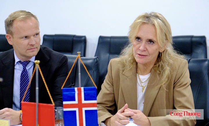 Bà Þorgerður Katrín Gunnarsdóttir, Bộ trưởng Bộ Ngoại giao Iceland phát biểu.