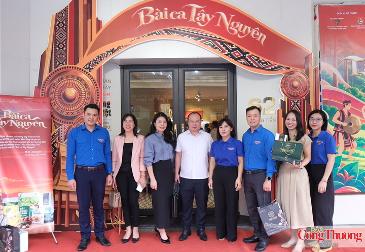 Các đại biểu tham dự chương trình